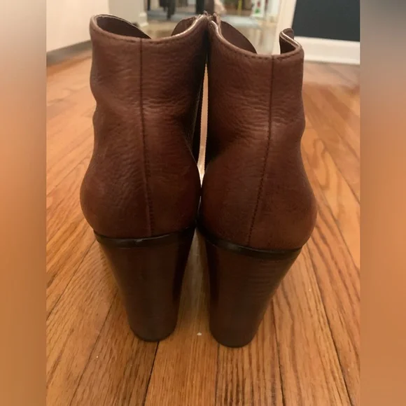 Vince Camuto Booties size 8.5 - Picture 4 of 5